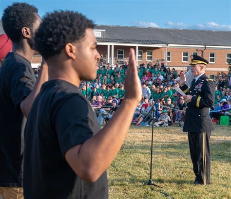 DVIDS - Images - New Soldier Swearing-in Ceremony [Image 9 of 17]