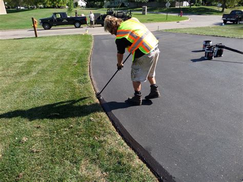 Residential Asphalt Seal Coating | Minnesota Professional Seal Coating Services | Driveway Repair MN