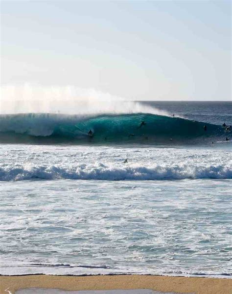 30 Photos of Banzai Pipeline That Will Mesmerize You