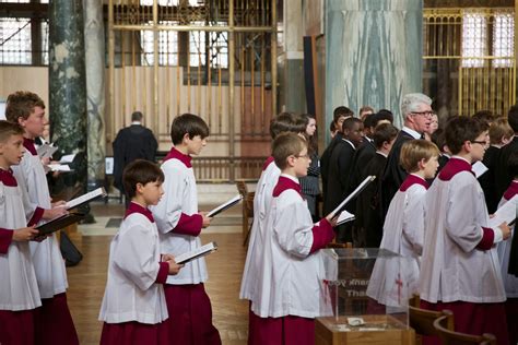 New Liturgical Movement: The London Oratory School's 150th Anniversary Mass at Westminster Cathedral