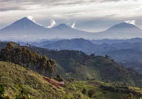 VOLCANOES NATIONAL PARK - Vayeni