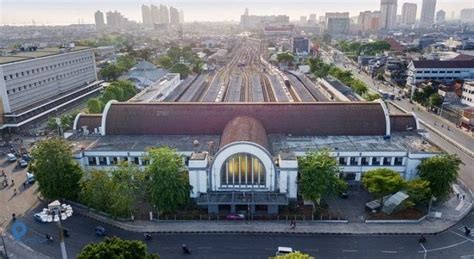 10 Stasiun Dengan Pemandangan Paling Indah di Indonesia