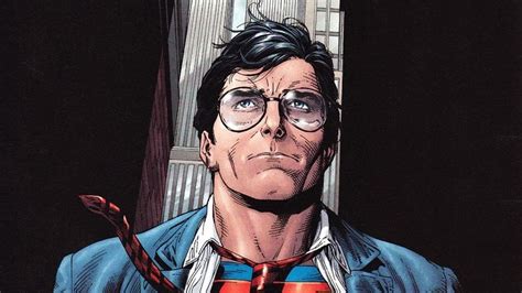 Top 10 Superheroes Who Wear Glasses (Marvel & DC)