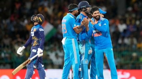 India vs Sri Lanka Live Score Highlights: Kuldeep picks 4, IND enter ...