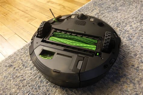 Hands-on Review: iRobot Roomba j7+ Robot Vacuum