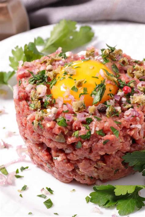 Best French Steak Tartare Recipe (Easy Minced Beef Tartare) - IzzyCooking