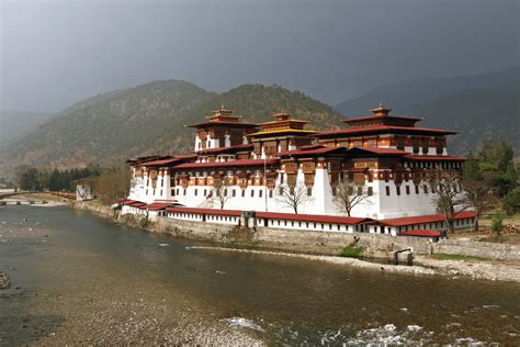 bhutan-punakha-dzong | Travel and Learn