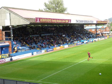 Stockport County 2 Brackley Town 4 ( Vanarama National League- North ...