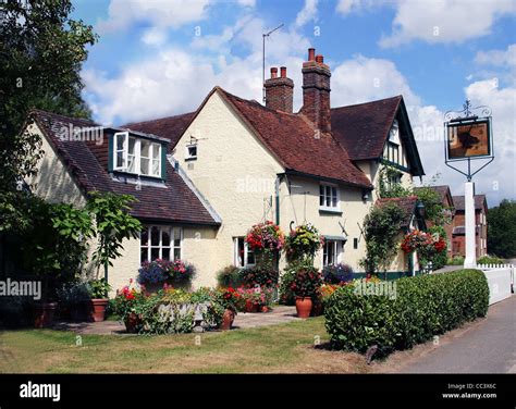 The Polecat Country Pub and Inn at Prestwood, Bucks, UK Stock Photo - Alamy