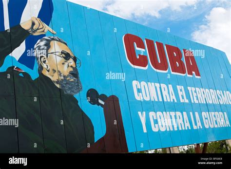 Political propaganda billboard for Fidel Castro communism, Cuba Stock Photo - Alamy