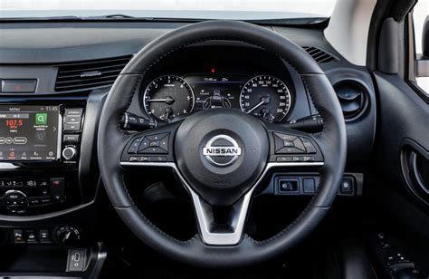 2021-nissan-navara-pro-4x-interior - The Fast Lane Truck