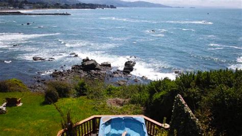 Top Oregon Coast Hotels with a Hot Tub in Room