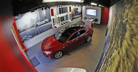 Car Dealership Tesla - Lets Go Rocket