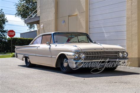 1961 FORD GALAXIE STARLINER CUSTOM COUPE - Front 3/4 - 259066