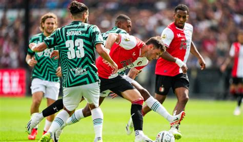 Santi Giménez no pudo marcar con el Feyenoord en su debut en la ...