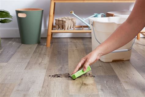 How to Clean Laminate Wood Floors