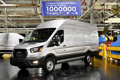 ICE Ford Transit Production Will Continue Into 2030: Report