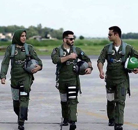 Pakistani Female Pilots | Chicas de accion | Pinterest | Mujer soldado ...