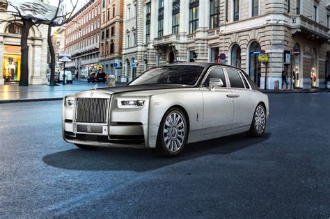 Rolls-Royce Phantom Images - Phantom Car Images, Interior & Exterior Photos