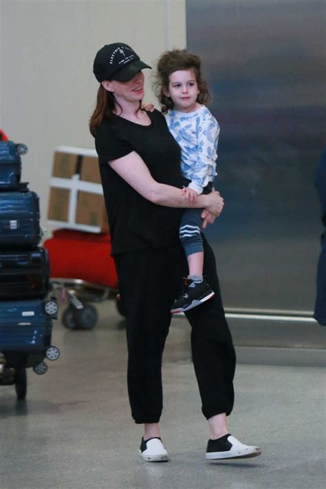 Anne Hathaway Out with Her Son Jonathan Arrives at JFK Airport in New York 06/07/2019 – celebsla.com