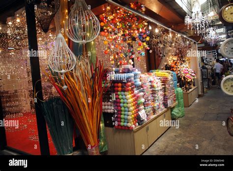 Fancy light on stall in a shop at Chatuchak Weekend Market in Bangkok Stock Photo - Alamy