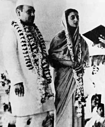 Rare Photos Of Indira Gandhi & Feroze Gandhi Wedding