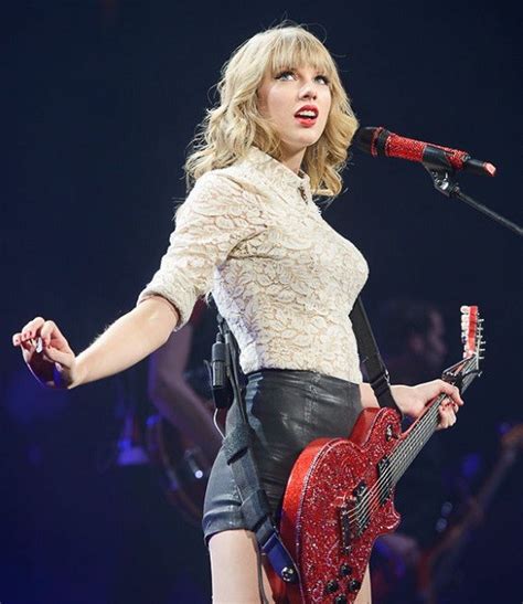 Taylor Swift Red Tour at the Scottrade Center 3/18/13: Review, Photos ...