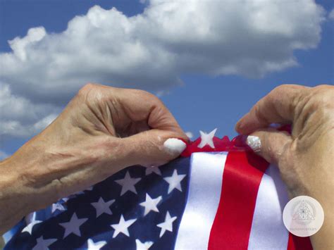 The Symbolic Meaning of Each Fold in the Flag Folding Ceremony | SignsMystery