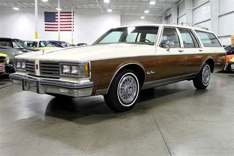 1981 Oldsmobile Custom Cruiser - Information and photos - MOMENTcar