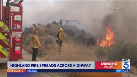 Massive brush fire spreads across highway in Aguanga - YouTube