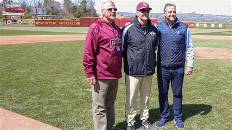 Former MLB pitcher Al Leiter gives back to his alma mater & hometown ...