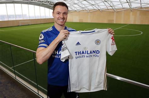 Jonny Evans Extends Leicester City Contract