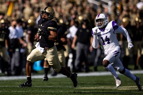 College football: Army bounces back with win over Abilene Christian - Against All Enemies