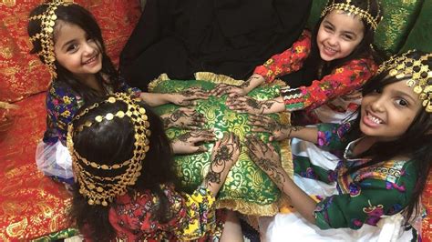 Saudi Henna tradition evolves to a trendy statement inherited from elderlies | Al Arabiya English