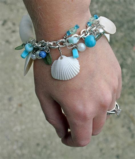 15+ DIYs to Make Stylish Seashell Bracelets | Guide Patterns