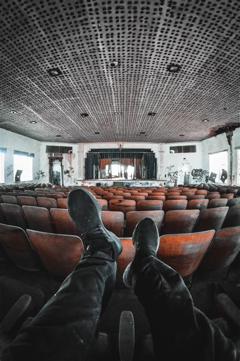 Abandoned Theater in Premont, Texas [1365 x 2048] 2011, Provenire ...