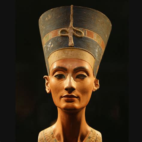 African Queens: The famous portrait of Nefertiti | Kemet Expert