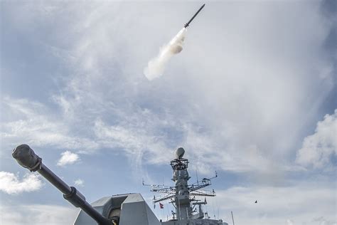 £850m Sea Ceptor missile system enters service with Royal Navy - GOV.UK