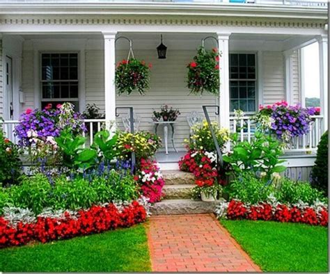 Colorful Front porch and yard | For the Home | Pinterest