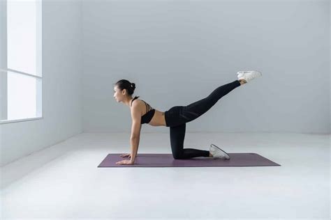 5 Best Stretches That'll Seriously Relieve Sore Muscles