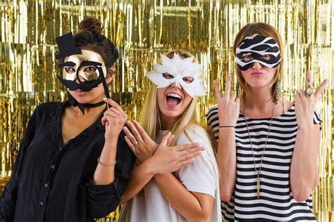 How to DIY Chic Halloween Masks | VELCRO® Brand