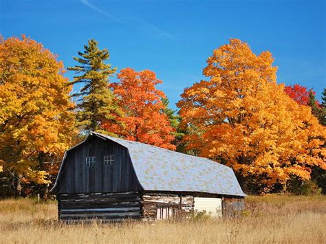 17 of the Most Spectacular Places Across the U.S. for Fall Colors - TripsToDiscover.com