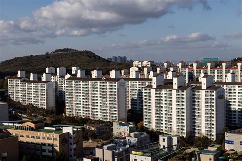 The Design History of Seoul's Apatu Danji Apartment Complexes - Bloomberg