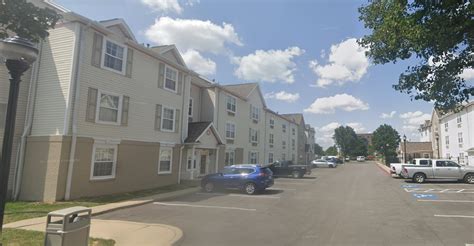 Police shooting at Jeffersonville apartment complex leaves man dead ...