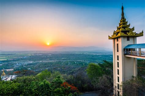 Gorgeous and dramatic sunrise at Mandalay hill Myanmar - Luxe Voyage Asia