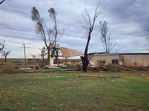 Cyclone Ilsa hits Australia's northwest, misses iron ore export hub | Reuters