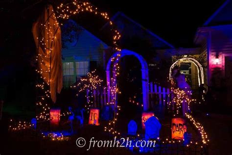 Halloween Outdoor Lighting Ideas: 25+ Spooky Ways To Light Your Yard - Entertaining Diva ...