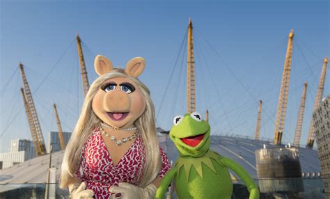 The Turbulent Romance of Miss Piggy and Kermit The Frog - Newsweek