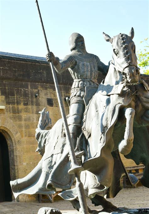 Statue of Harry Hotspur (Sir Henry Percy), Alnwick, Northumberland ...