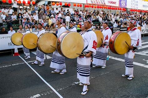 Home Delivery by japan-guide.com - Traditional musical instruments: Taiko